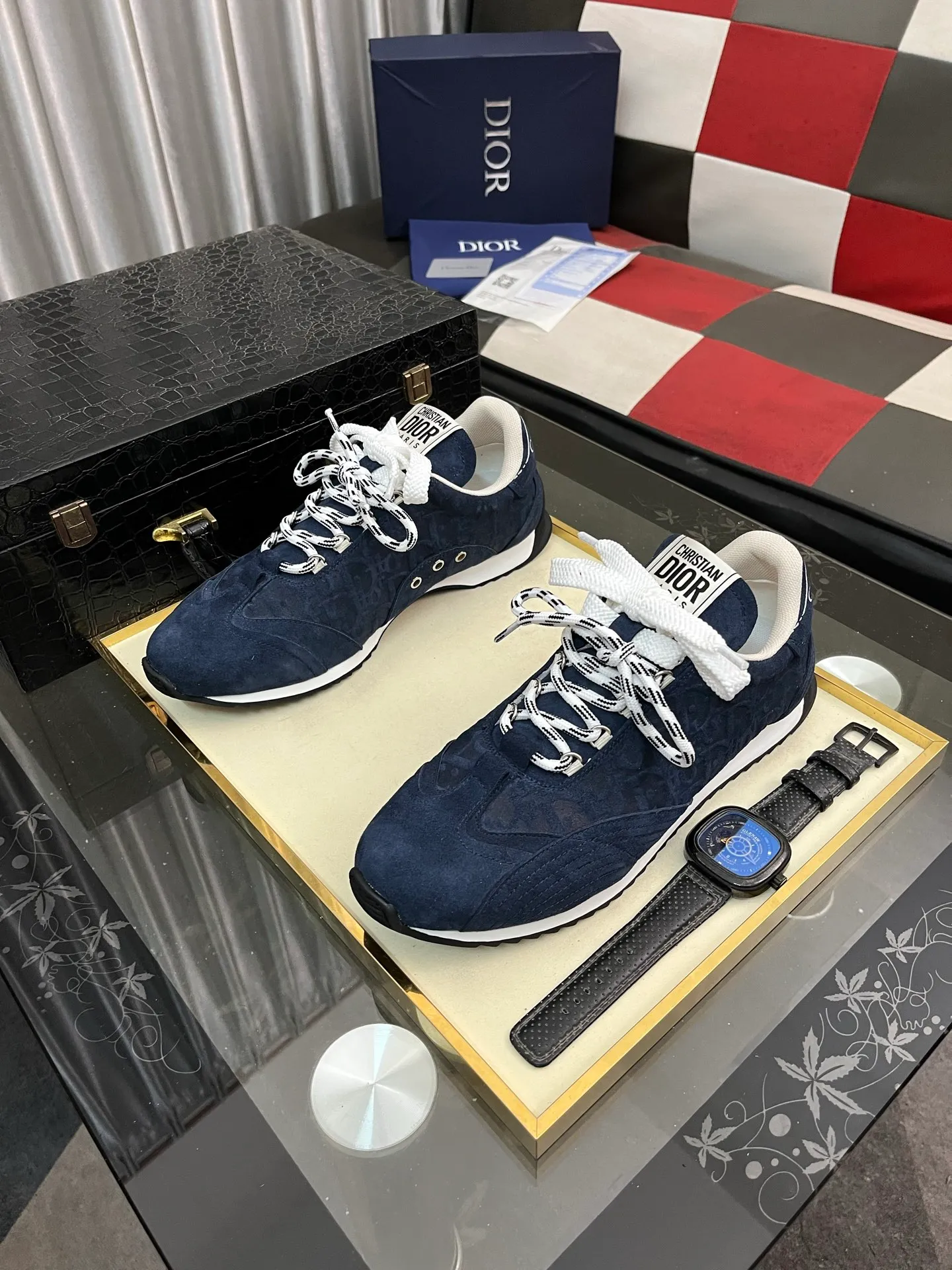 Men's shoes 💰500⌚️⌚️Dior original quality.~ Unique modern style sneakers. 🏃A must-have casual shoe for trendy men😍😍 Original brand imported from Italy, imported original leather, sheep lining (refuses to discolor and grind feet) Sole: Original sole provided by the original factory, French lazy style design ⚠️Fit to the feet, original quality, super comfortable original sole. Just like shooting the real thing 🎬The real thing is better Code number: 38-446️⃣Colors available
